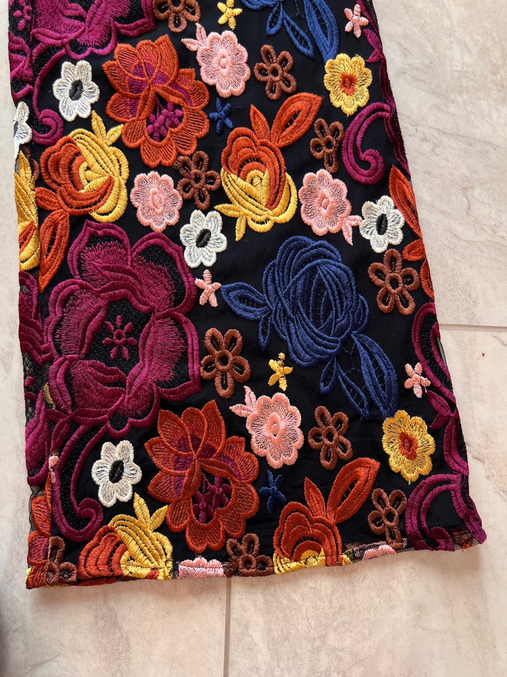 Alice + Olivia Floral Embroidered Wide Leg Pants - Picture 11 of 13